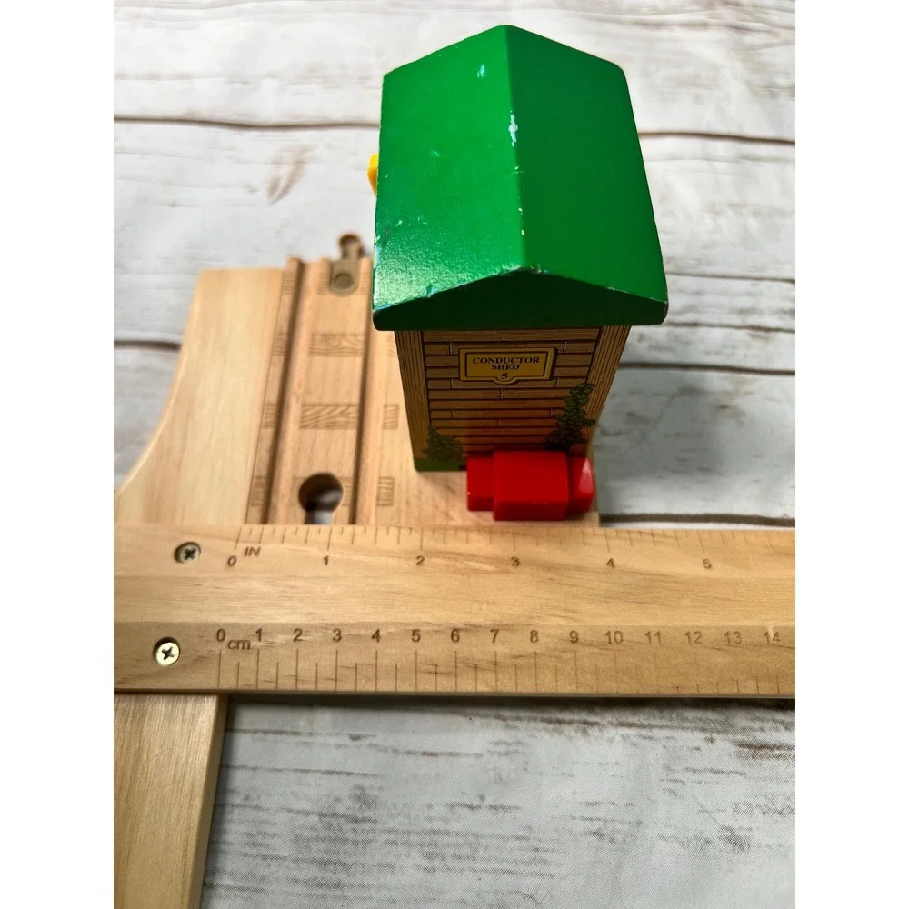 Thomas & Friends Conductor Shed Wooden Railway Accessory Green 2001 OS